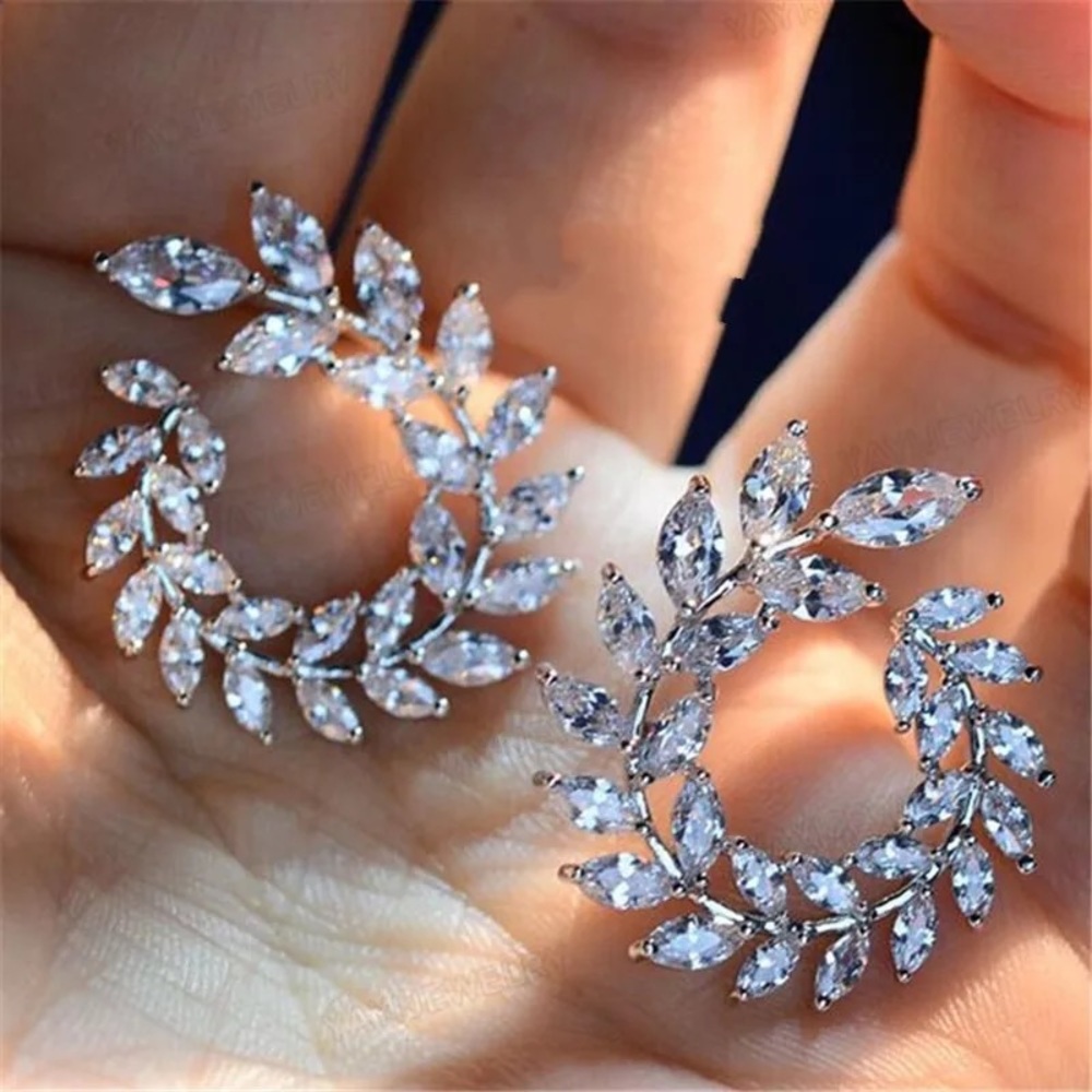 New Women’s 925 Silver Beautiful Leafs Diamond Earrings - Picture 3 of 6